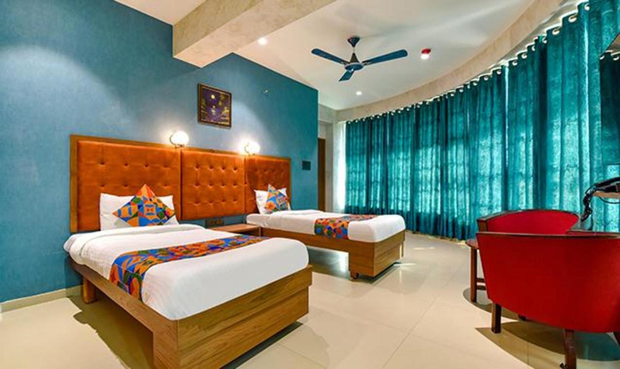 Fabhotel Siddharth Corporate - Vavol, Гандинагар Экстерьер фото