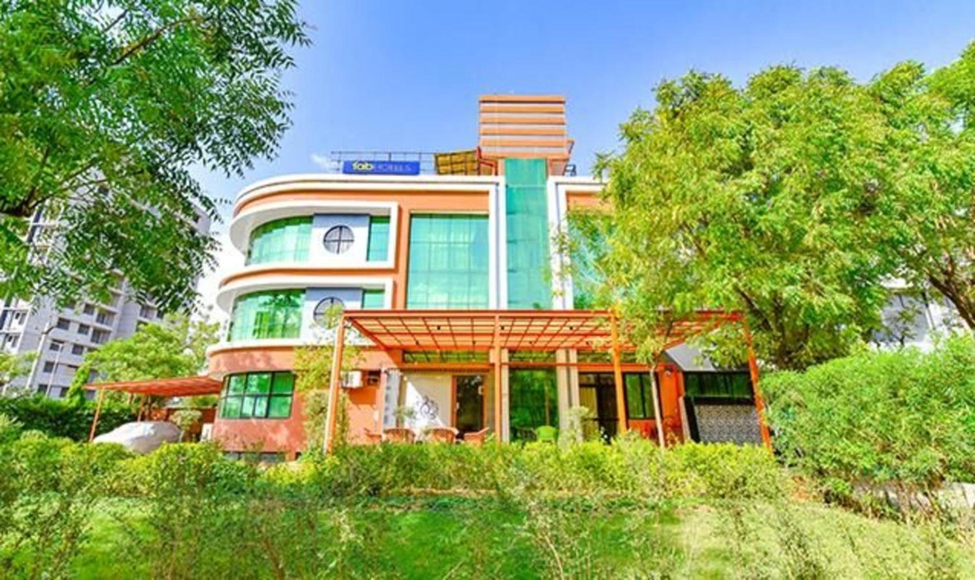 Fabhotel Siddharth Corporate - Vavol, Гандинагар Экстерьер фото